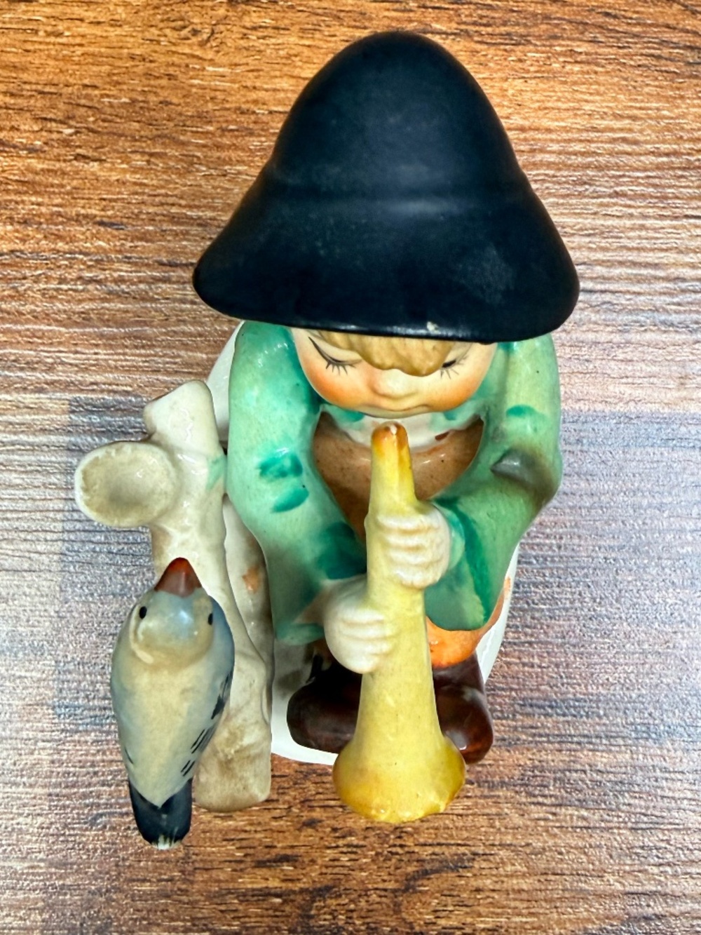 Figurine of Boy Playing Horn - Picture 8 of 15